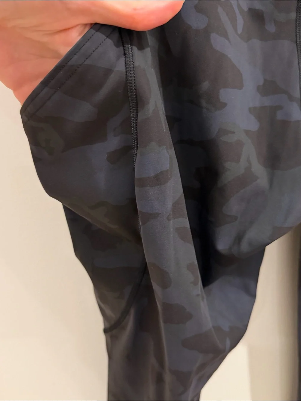 Lululemon Fast and Free Crop II 19 inch Camo Multi Grey Size 10